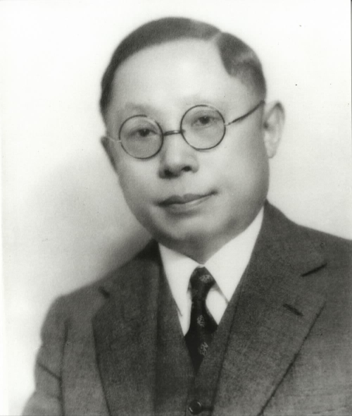 教育家,中国现代高等教育事业的先驱,被称为"中国现代大学之父".