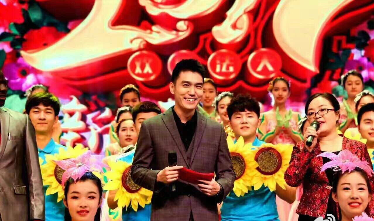 籍贯江苏省南京市,中国内地节目主持人,制片人,策划