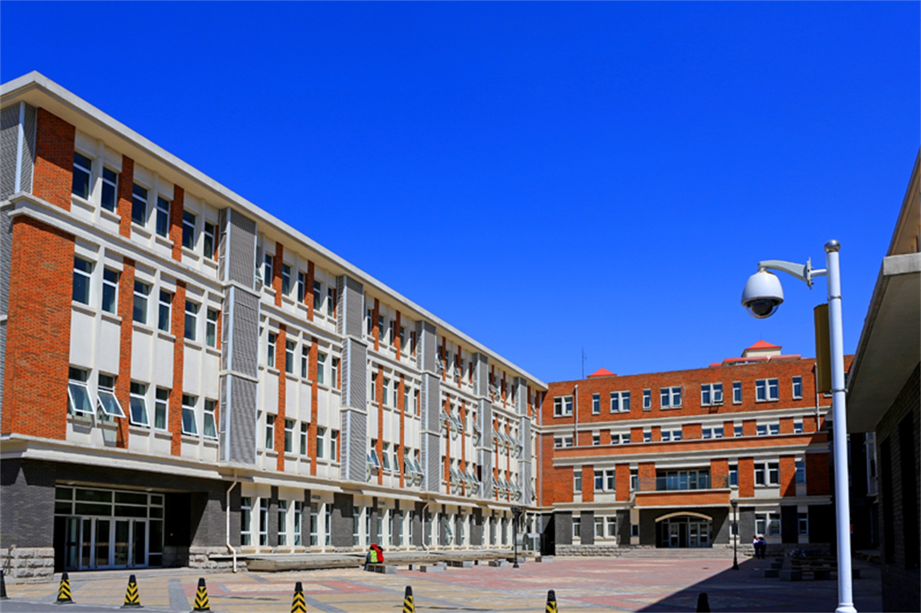  p>北京市第三中学高中部位于中国北京市 a target="_blank" href="