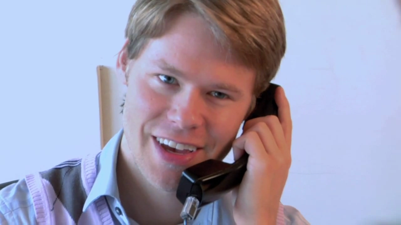 harrison) /i>,1977年11月2日出生于美国 a target="_blank" href="