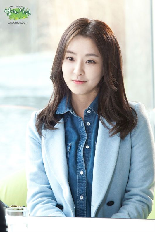 lq">郑柔美(         ),1984年2月23日出生于釜山广域市,韩国女演员