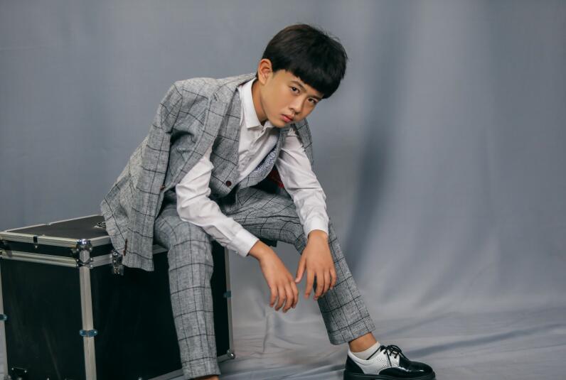 p>程天赐,2006年9月18日出生于北京市,中国内地男演员.