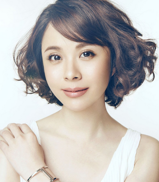 4qno">杨若兮,1979年12月26日出生于中国重庆市渝中区,中国内地女演员