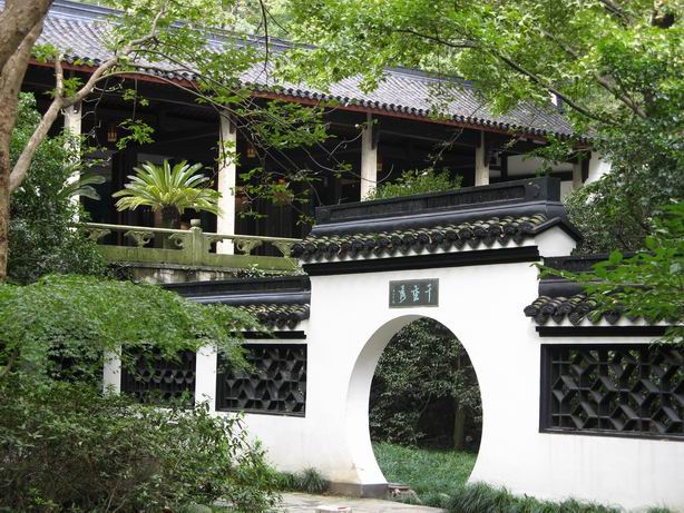  p>虎跑定慧寺,原称大慈定慧禅寺,俗称虎跑寺,位于 a href="#" data