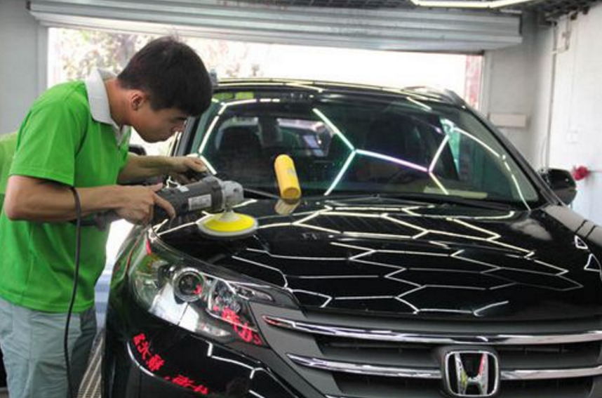  p>汽车封釉,顾名思义就是经过多道 a href="#" data-lemmaid="