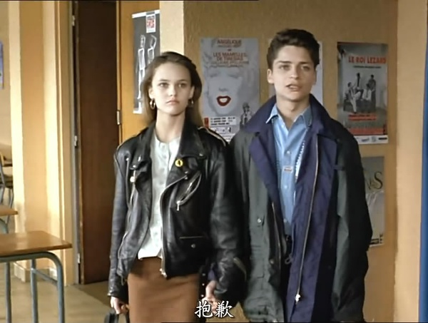 data-id="gnwji27t0z">《白色婚礼》是由让-克劳德·布里索执导的法国