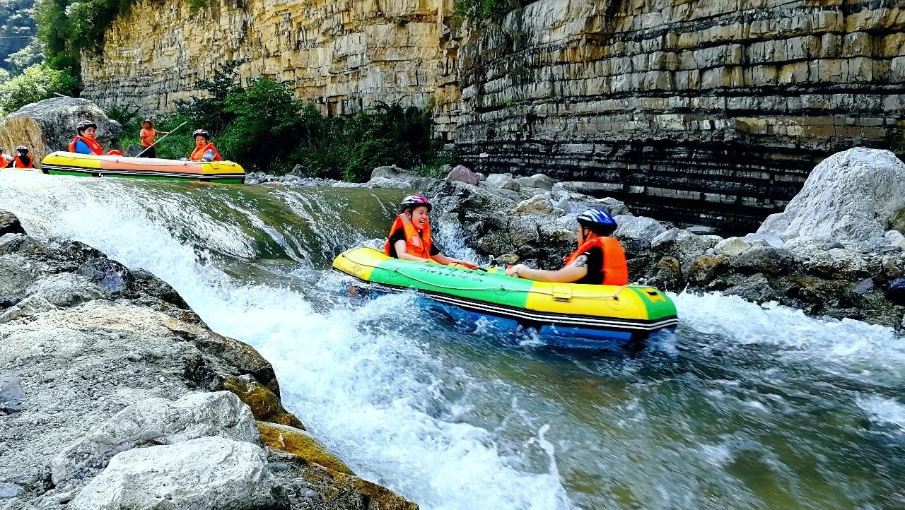 朝天吼漂流景区