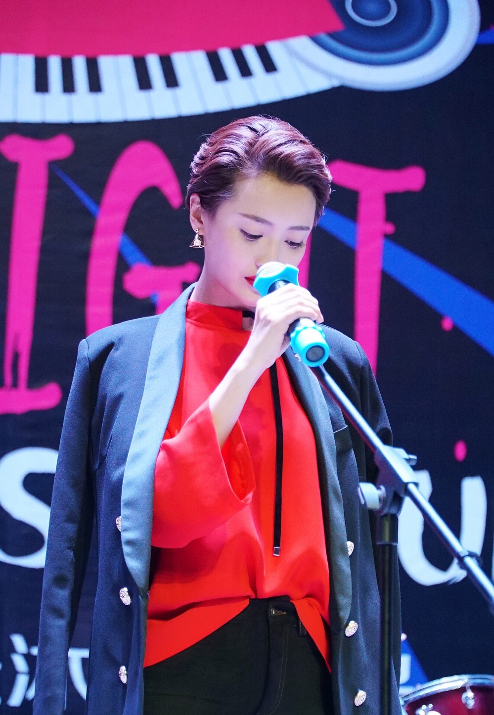 杨洋,1989年6月8日出生于江西省赣州市章贡区,中国内地女演员,歌手