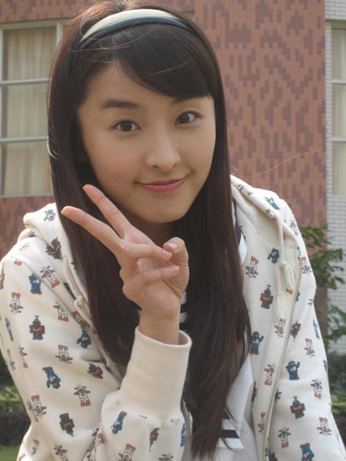 lq">郑柔美(         ),1984年2月23日出生于釜山广域市,韩国女演员