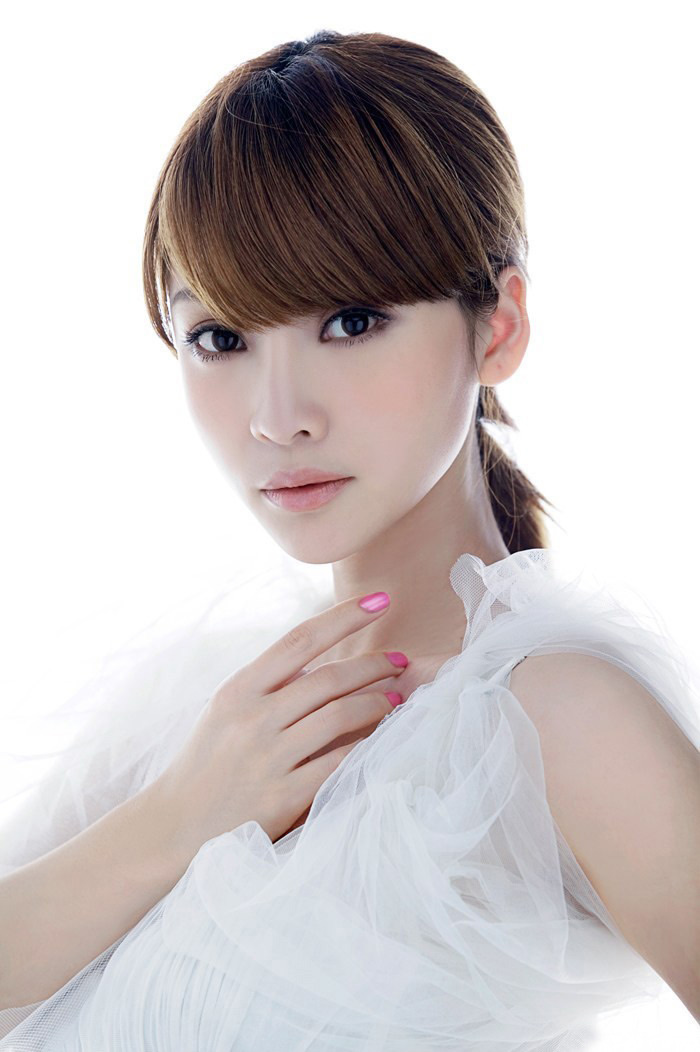  /p> p>2000年,担任广东有线广播电视台信息频道《 a target="_blank"