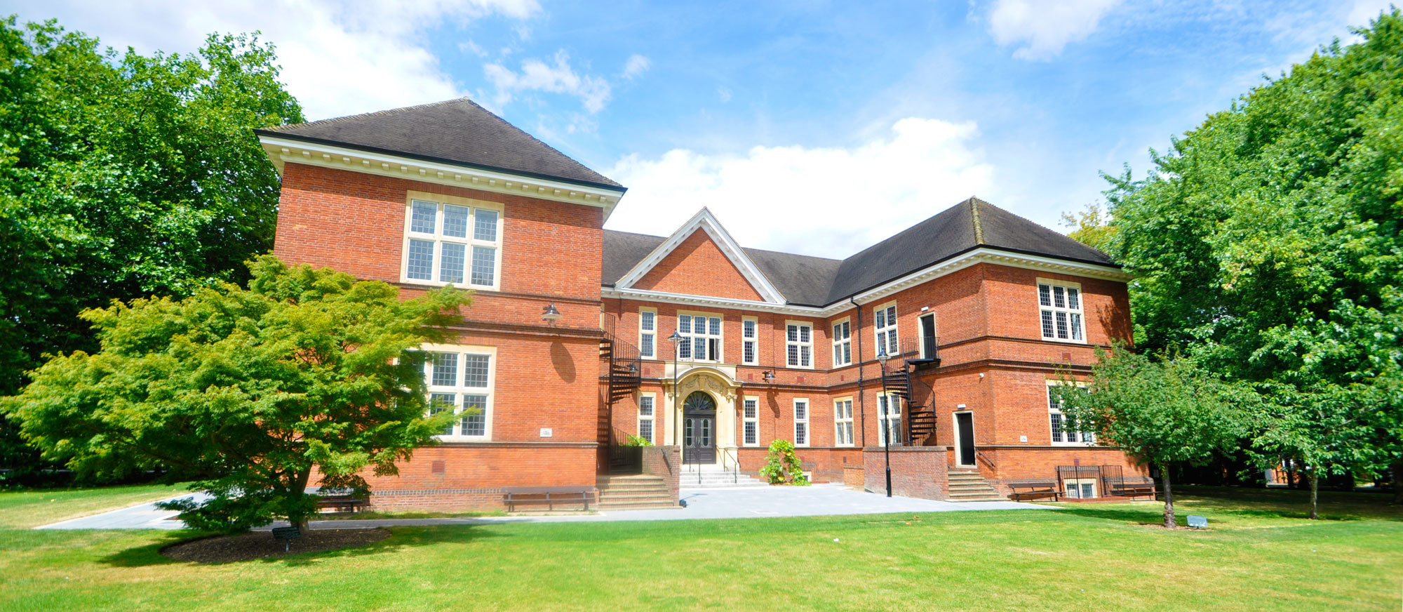  p>雷丁大学(university of reading)位于 a target="_blank" href="