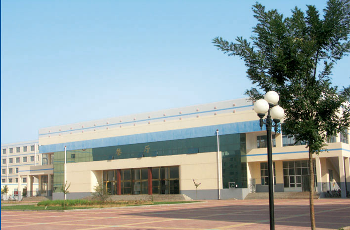 >高青县 /a>第一中学,是省级规范化学校,省级文明单位,淄博市重点高中