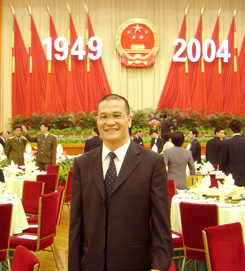  p data-id="gnwir3apv7">黄进能,象王国际集团董事长.