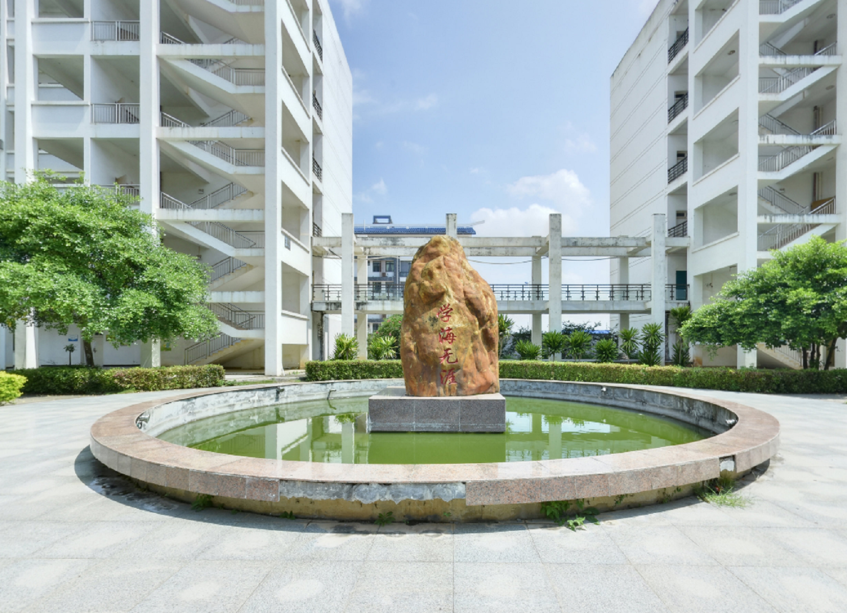  p>南宁师范大学师园学院,是2002年4月经 a target="_blank" href="