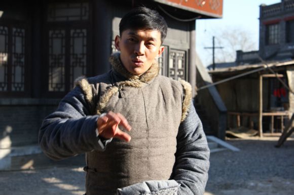  p>《边关烽火情》是由 a target="_blank" href="/item/曾晓欣