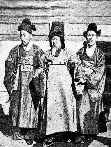  p> b>李熙 /b>(1852年—1919年),即 b>朝鲜高宗 /b>(             )