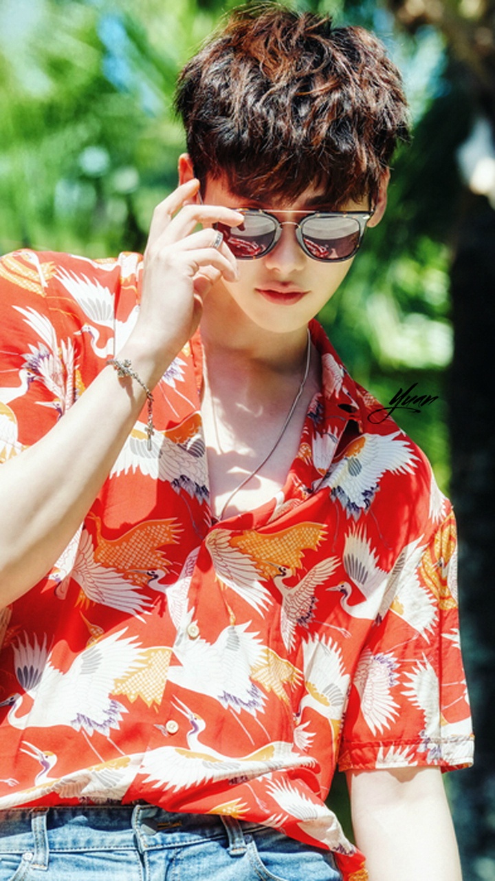  p>李钟硕 i>(         ,lee jong suk) /i>,1989年9月14日出生于京畿