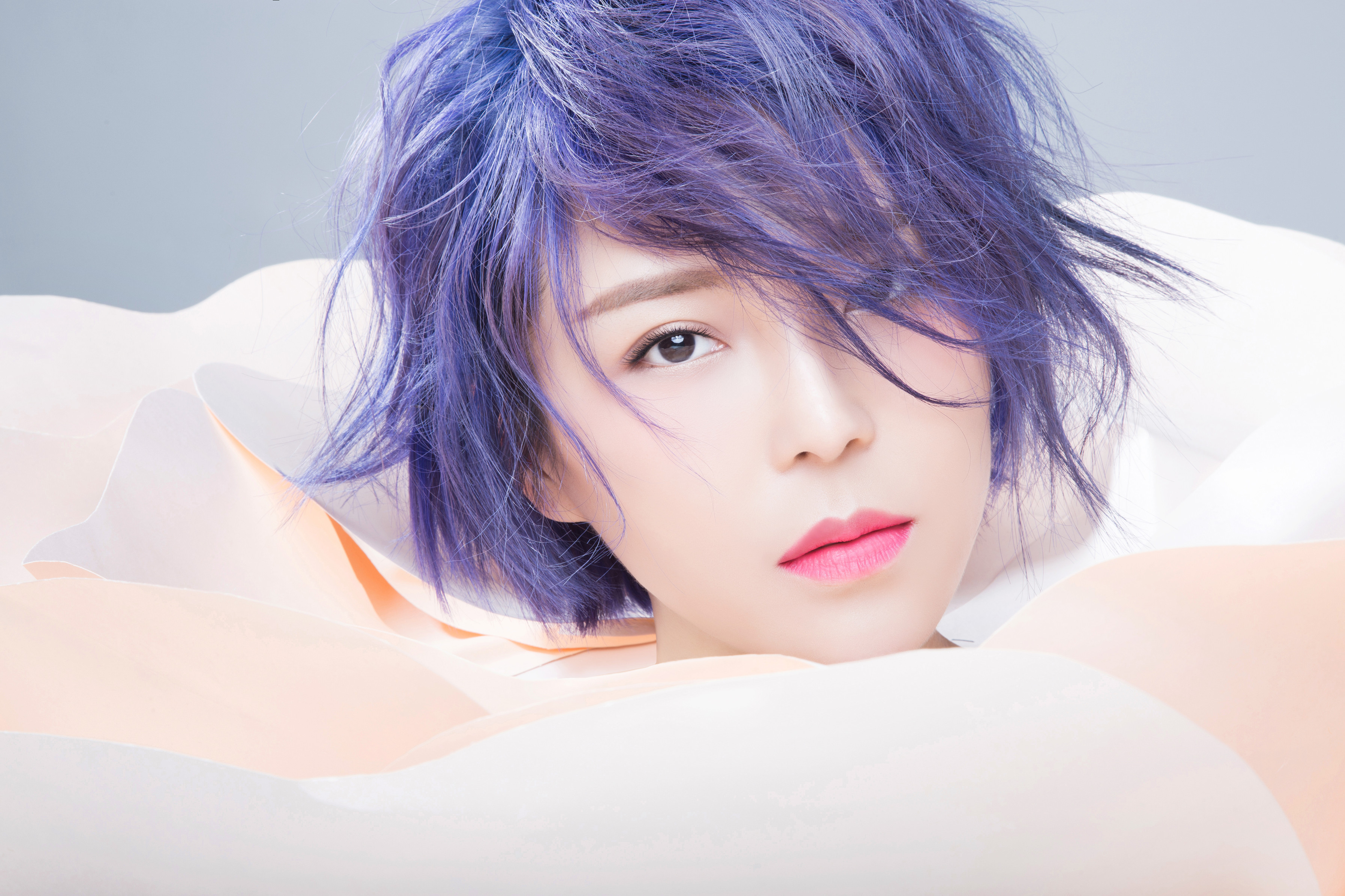 6月25日出生于新疆乌鲁木齐,中国内地流行女歌手,毕业于北京现代音乐