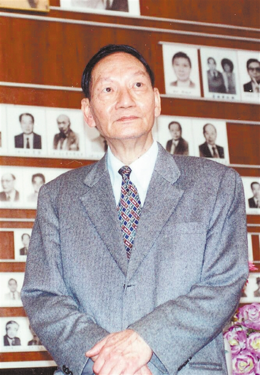  p data-id="gnb6sshmj1">李伯荣(1933年—2016年3月26日),祖籍台山市