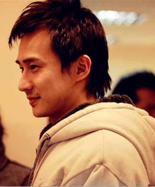  p>狄志杰,台湾屏风表演班成员,拥有丰富的舞台剧表演经验,长相清秀