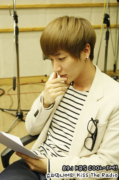  p>利特(      ),本名朴正洙(         ),1983年7月1日出生于韩国首尔