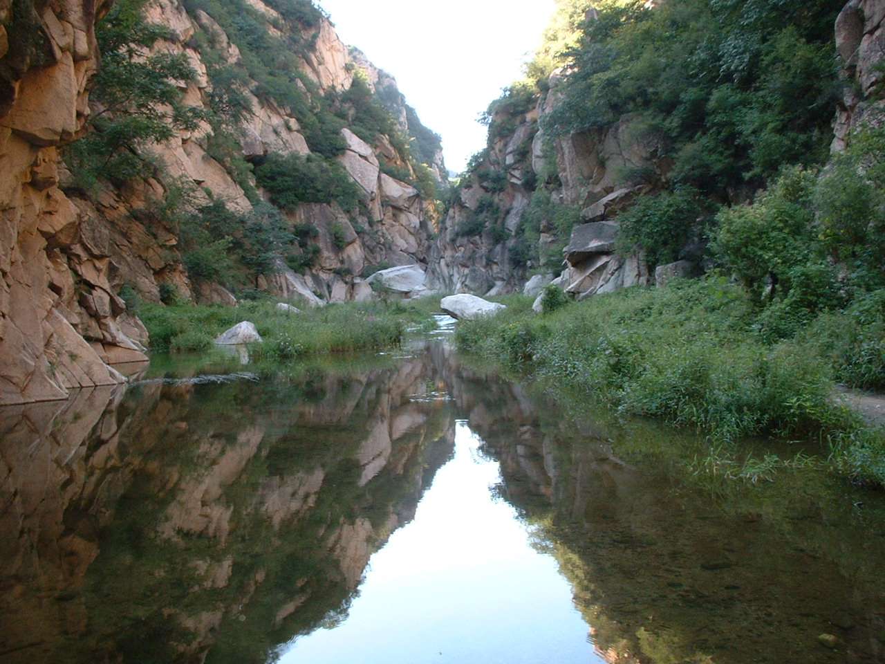 1177338" data-lemmaid="1177338">伏牛山 /a>腹地的河南省鲁山县 a