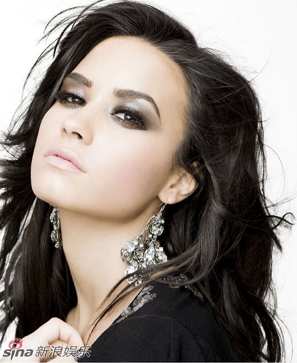  p>黛米·洛瓦托(demi lovato),1992年8月20日出生于美国新墨西哥州