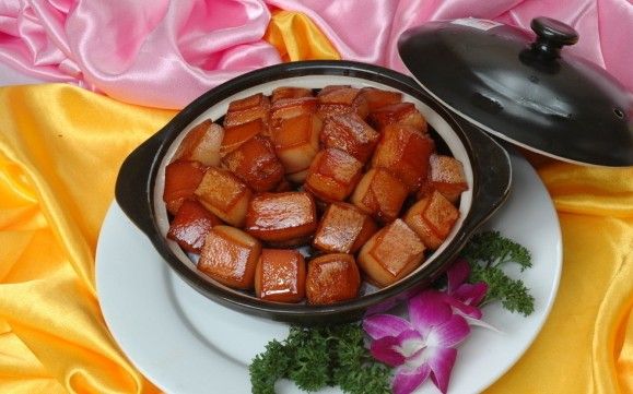 李记坛肉,始于1918年,天津人李学新到山水秀丽,风景优美的铁岭龙首山