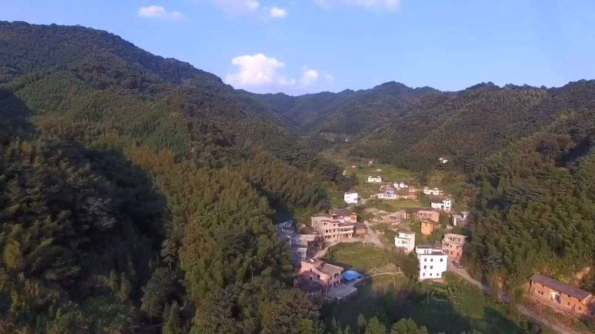 细坳镇,隶属于广东省河源市 a target="_blank" href="/item/龙川县