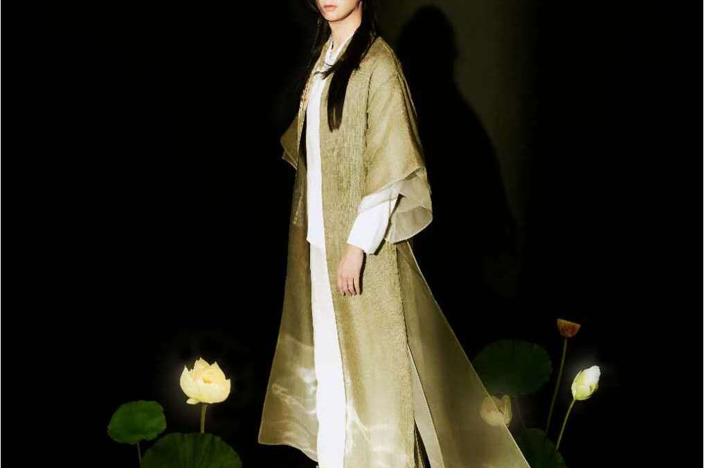 温喆作曲,原创音乐人霍尊演唱的歌曲,该歌曲为电视剧《山河令》插曲