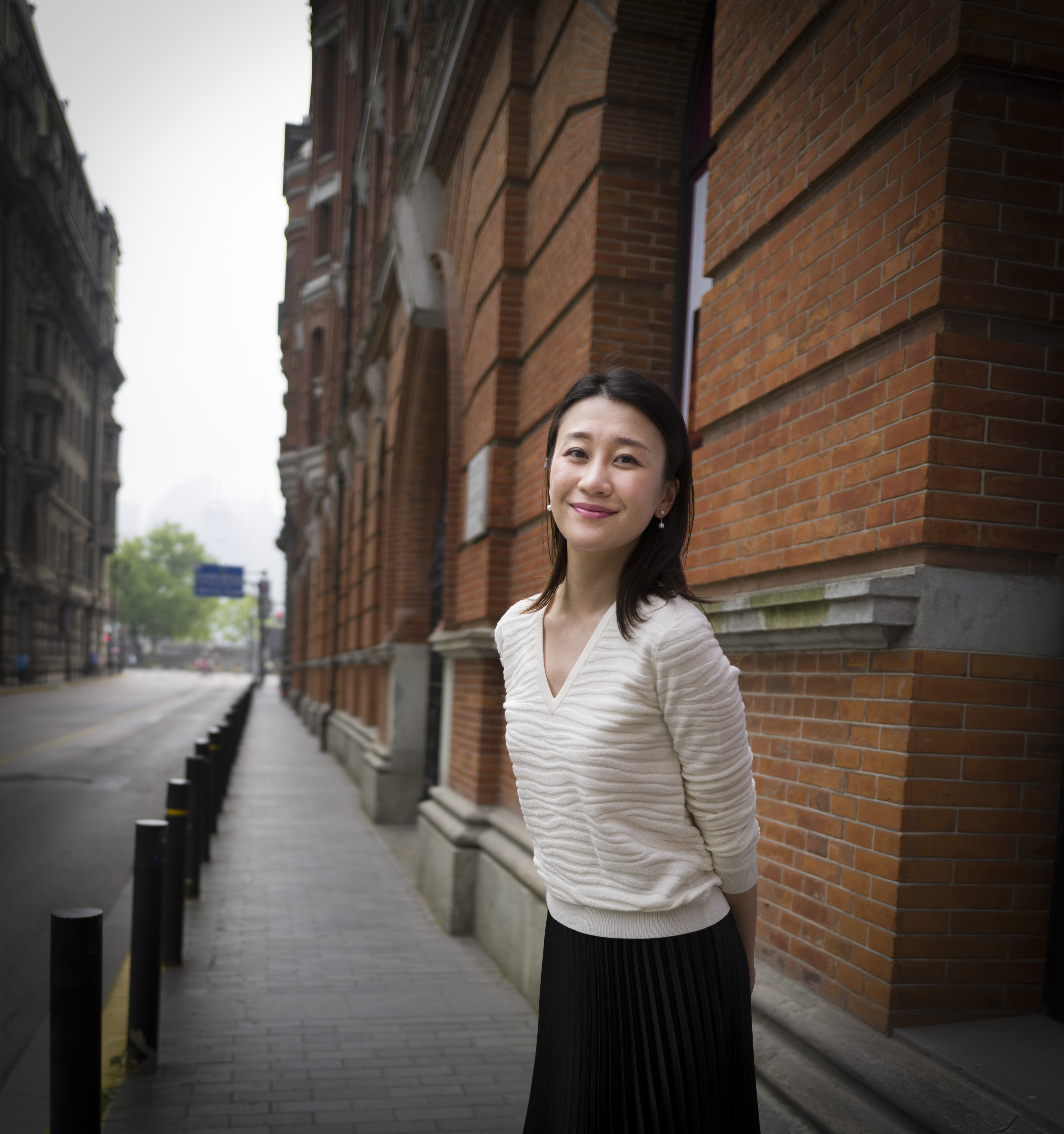 tag">现任上海广播电视台新闻综合频道主持