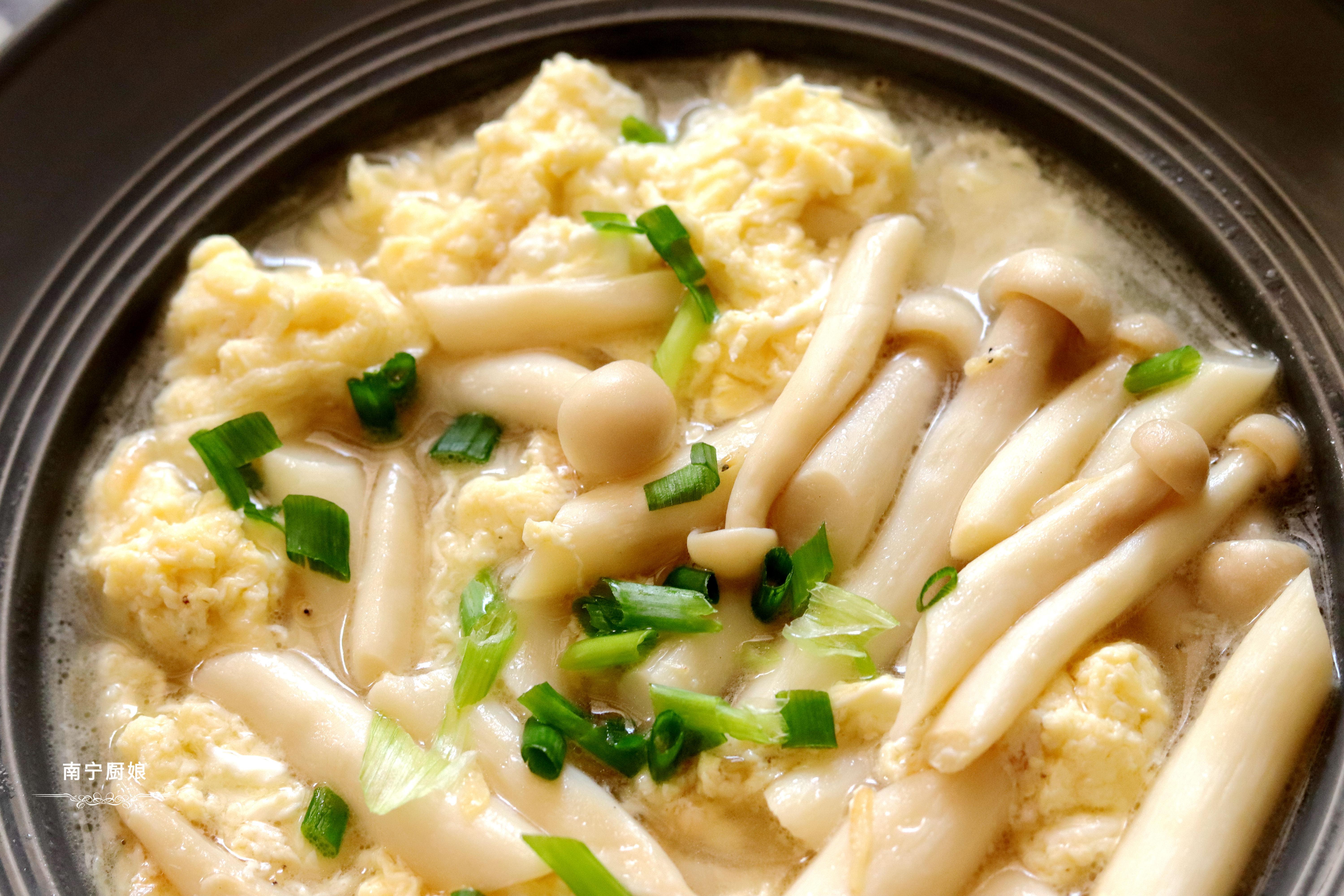 白玉菇豆芽瘦肉蛋汤