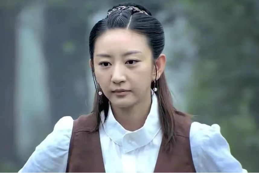 " data-lemmaid="2794994">战火连天》中的角色,由唐一菲扮演