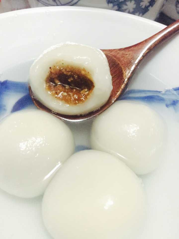 红糖馅汤圆