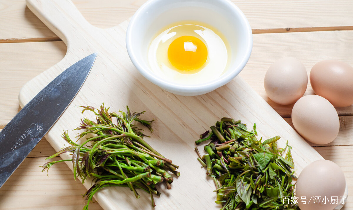 3月吃香椿的季节 可你知道椿芽有香臭之分吗 买错了白白浪费钱 百科ta说