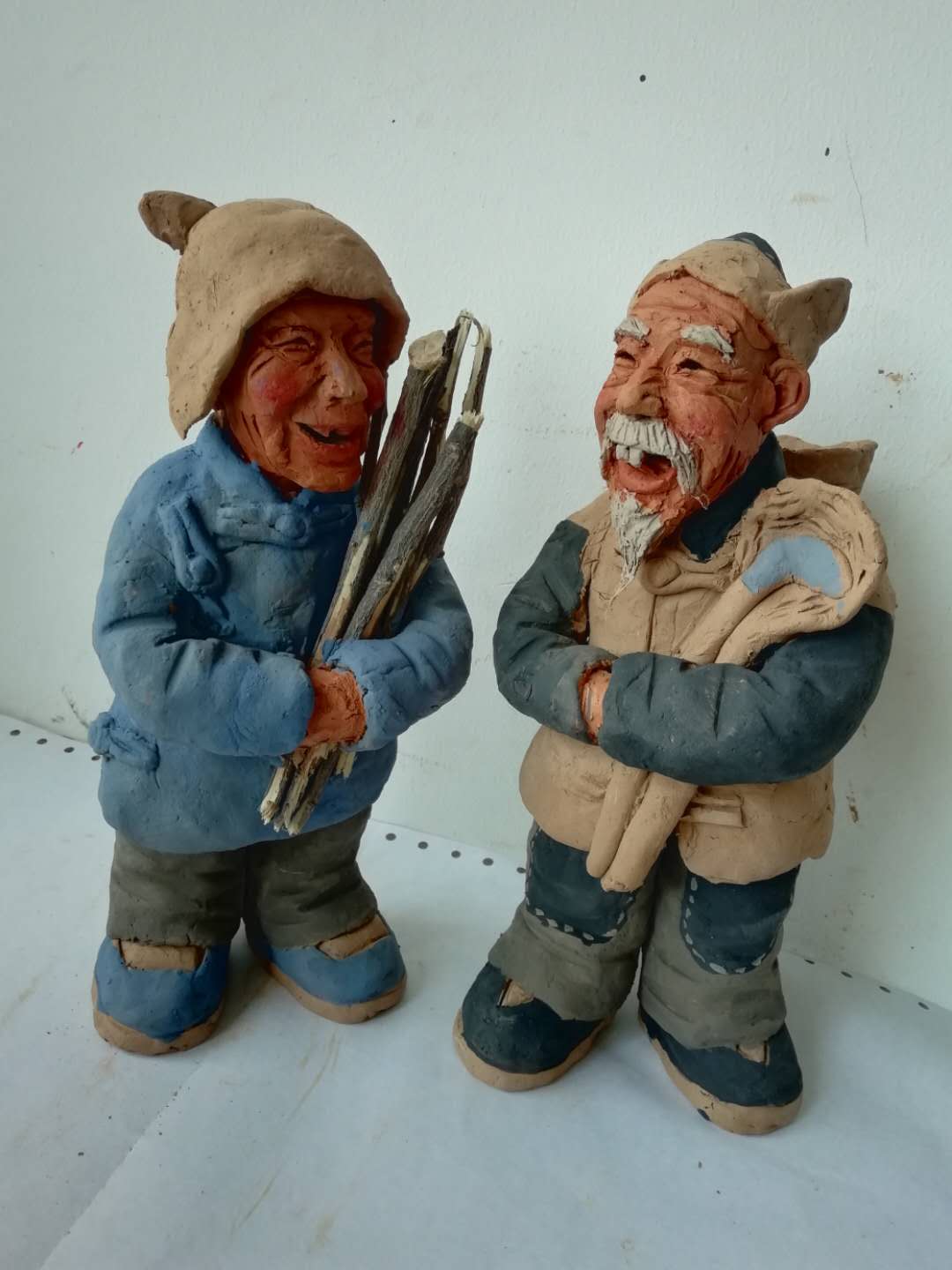  p>天水赵氏泥人是在陕西流行的民间泥塑基础上演变而来的富有黄土