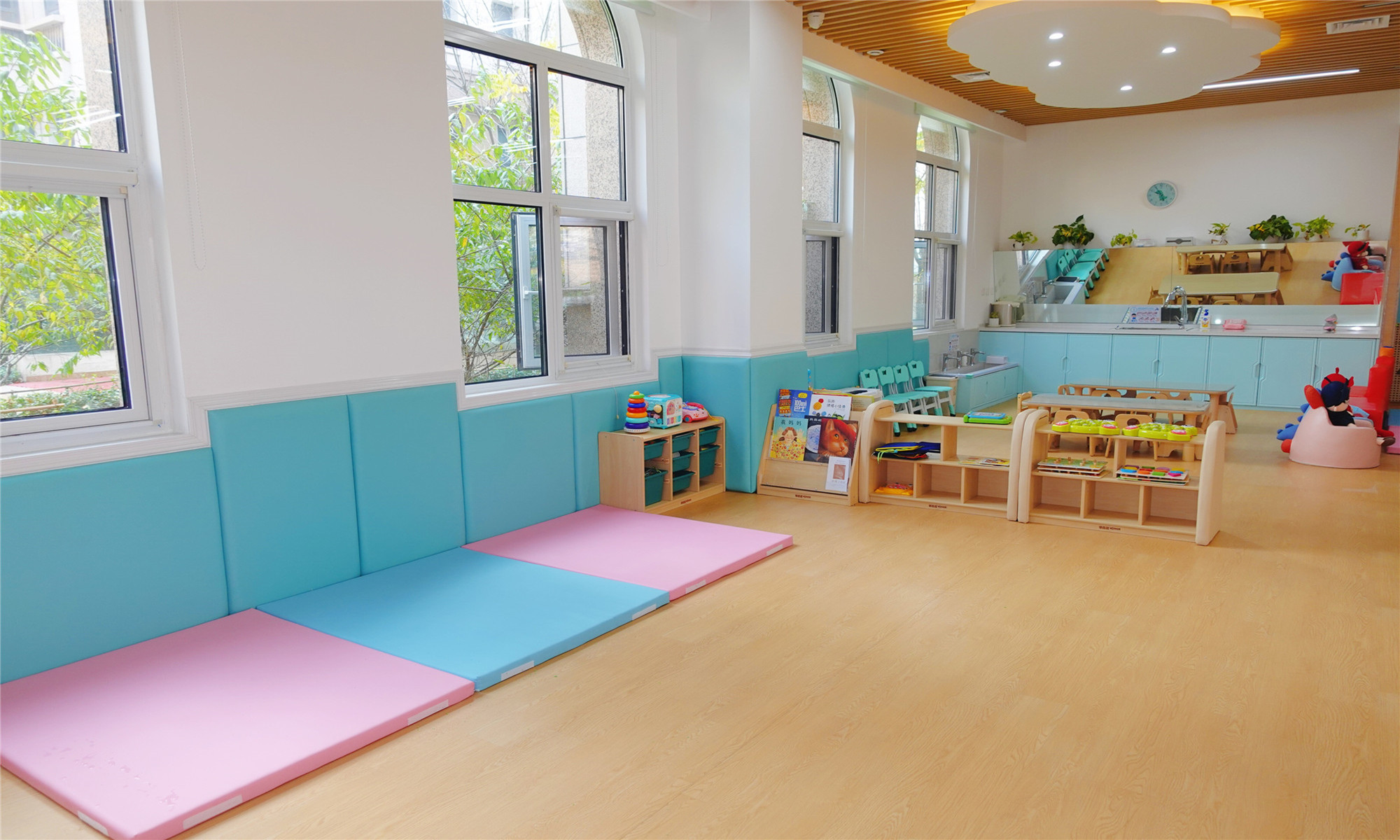 贝格尔国际托育中心