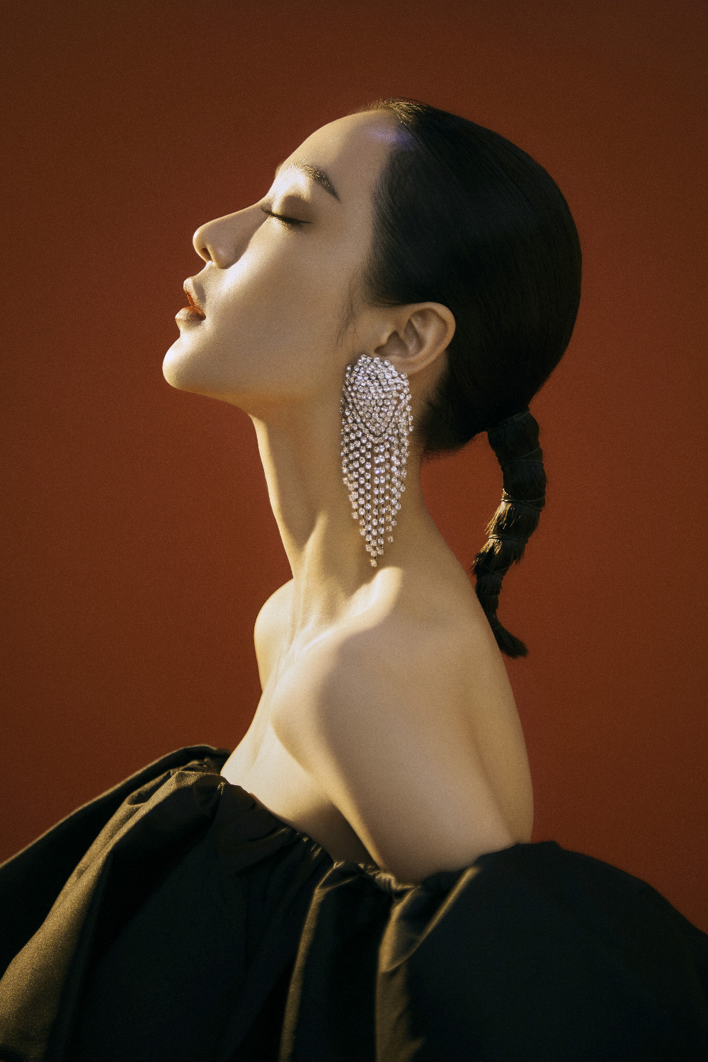  p>熊悦希 i>(原名:熊欣) /i>,出生于湖南省