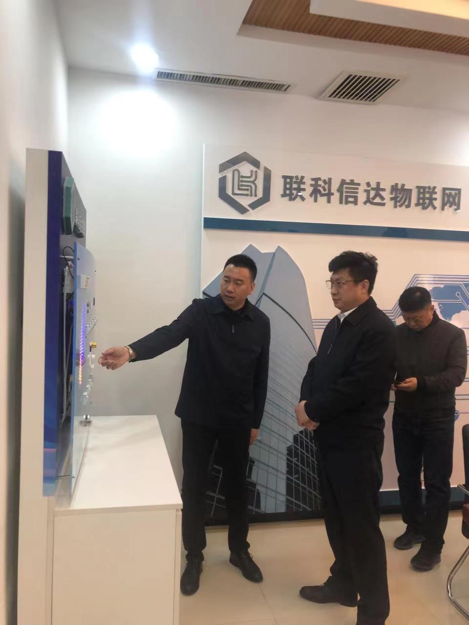 张斌