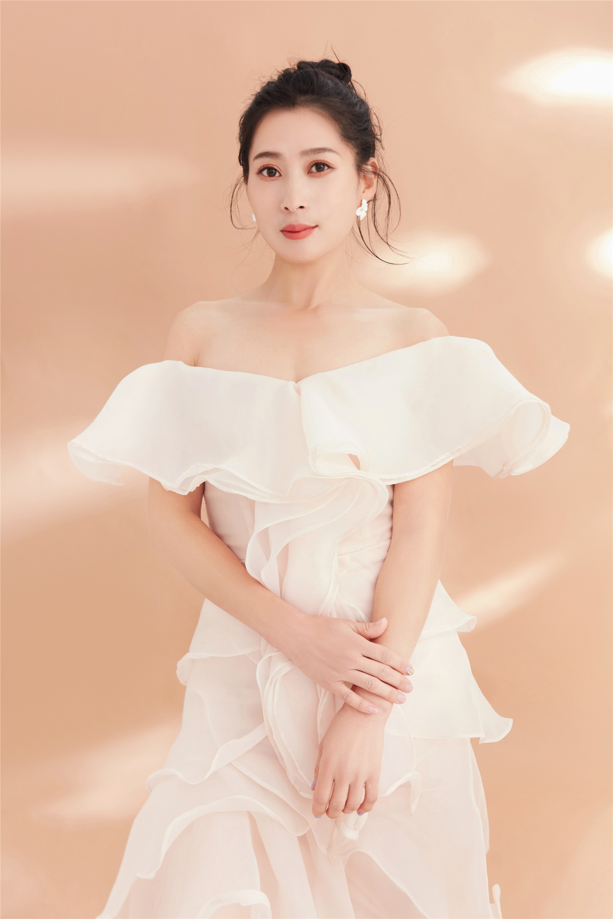  p>包美美,11月3日出生于浙江永康,中国大陆女演员.