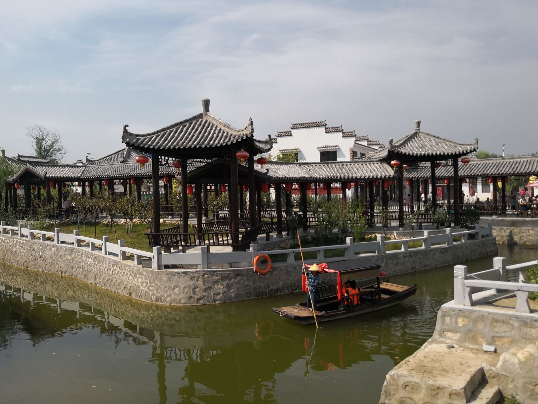  p data-id="gnay0d3shc">竹溪里是陕西渭南aaa级旅游景区,位于陕西省