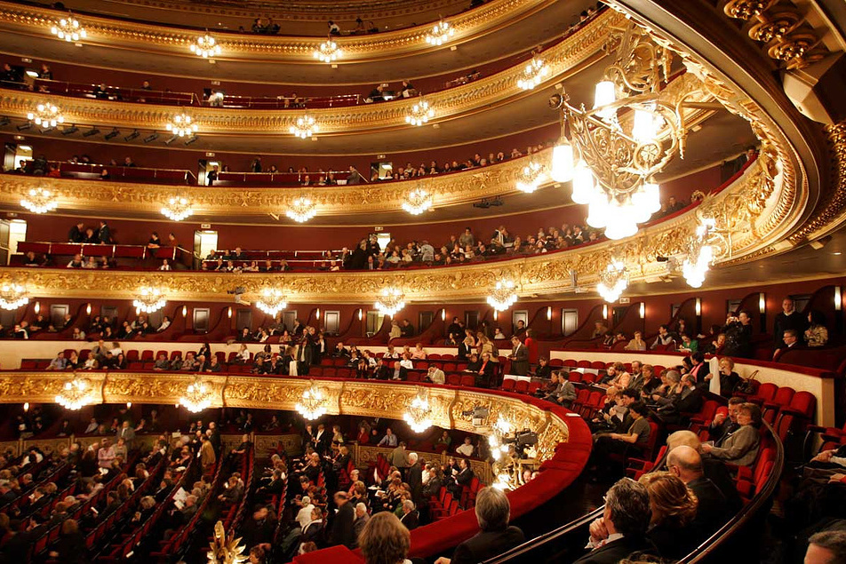 ">巴塞罗那 /a>的利塞乌大剧院,建于19世纪,是欧洲最大歌剧院之一