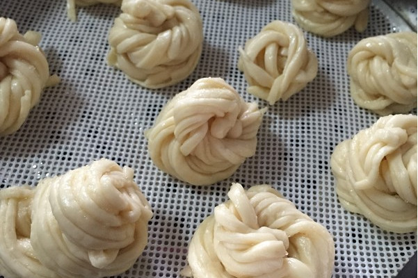 奶味螺旋银丝卷