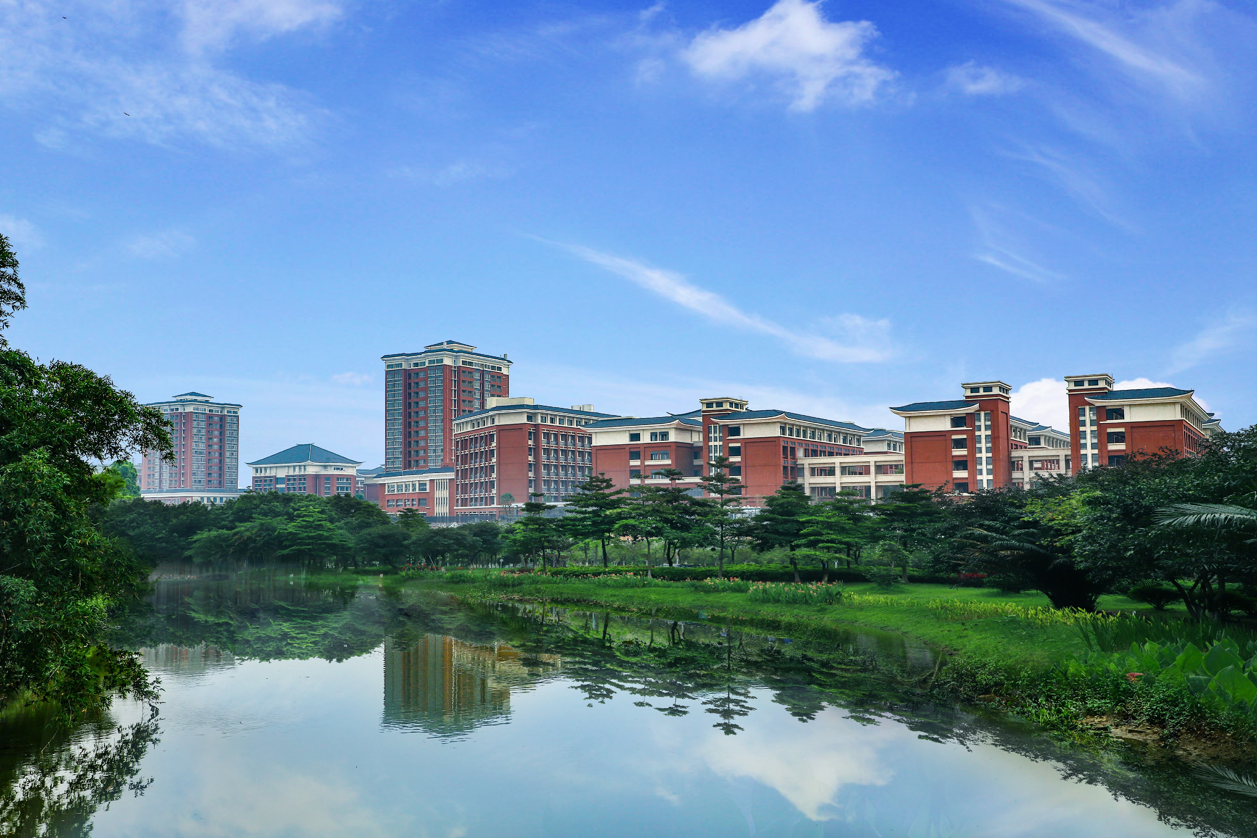 data-ctrid="smwtjry7swev">江门广雅学校(江门市广雅中学,江门市新会