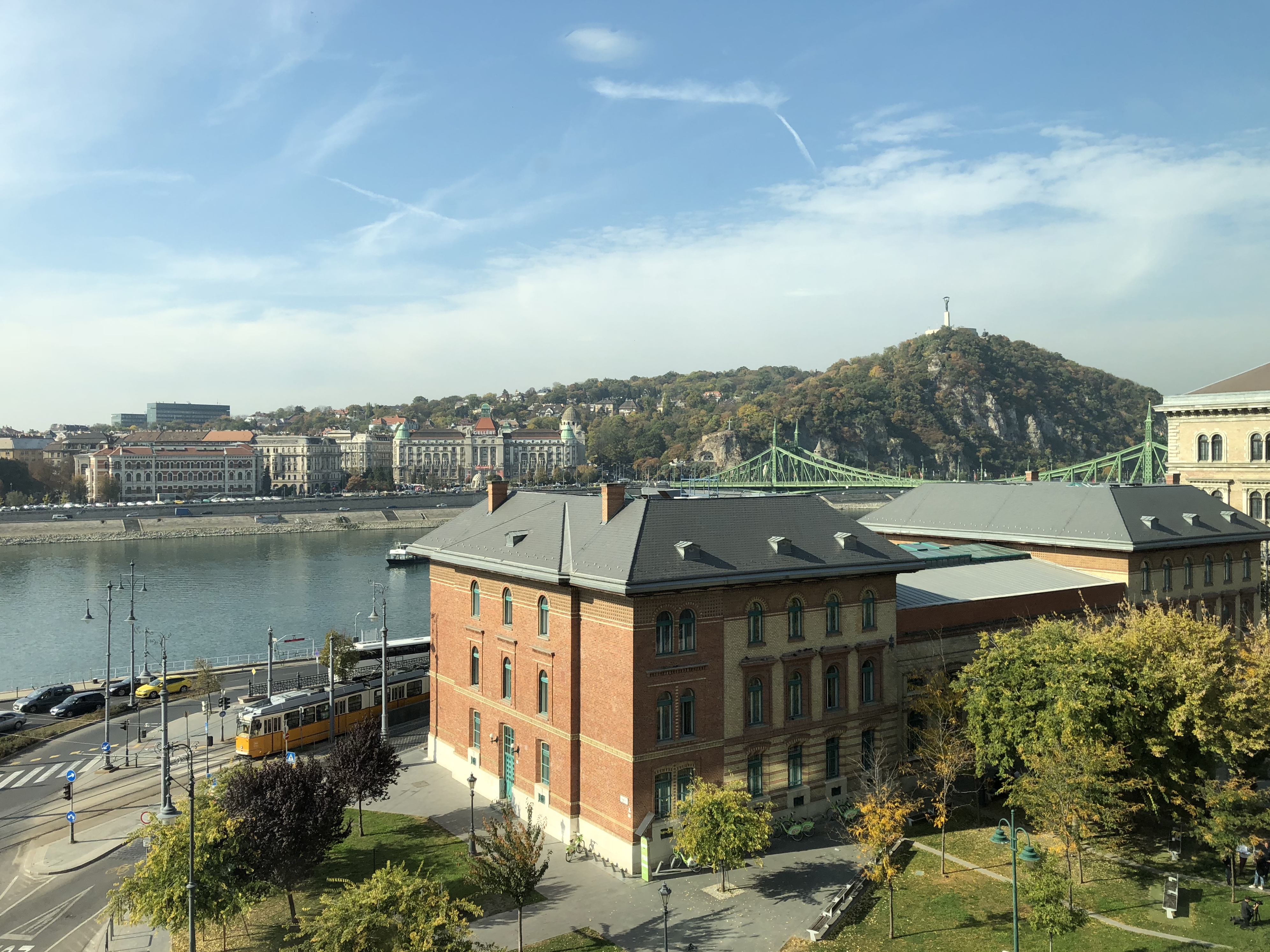 匈牙利布达佩斯经济与公共管理大学