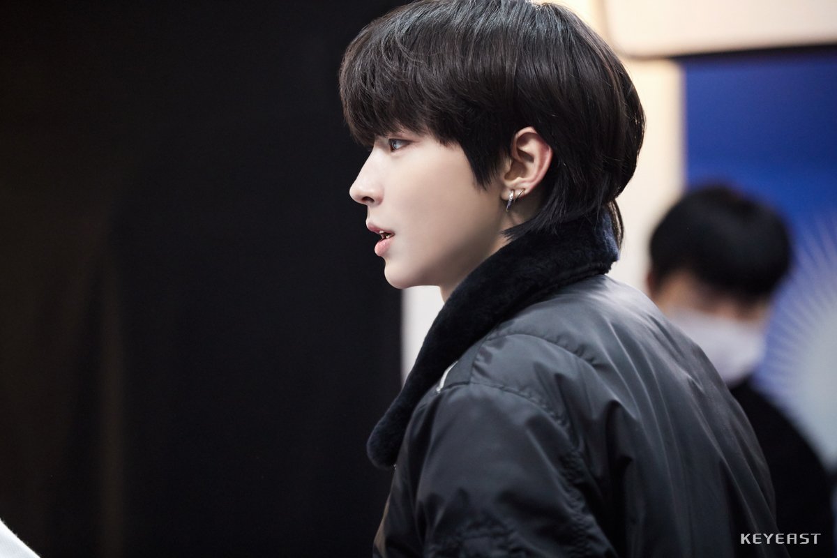  p data-id="gnwr6b7aqo">黄寅烨,1991年1月19