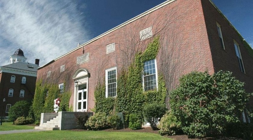  p>缅因中央学院(maine central institute)建于1866年,向多样化的