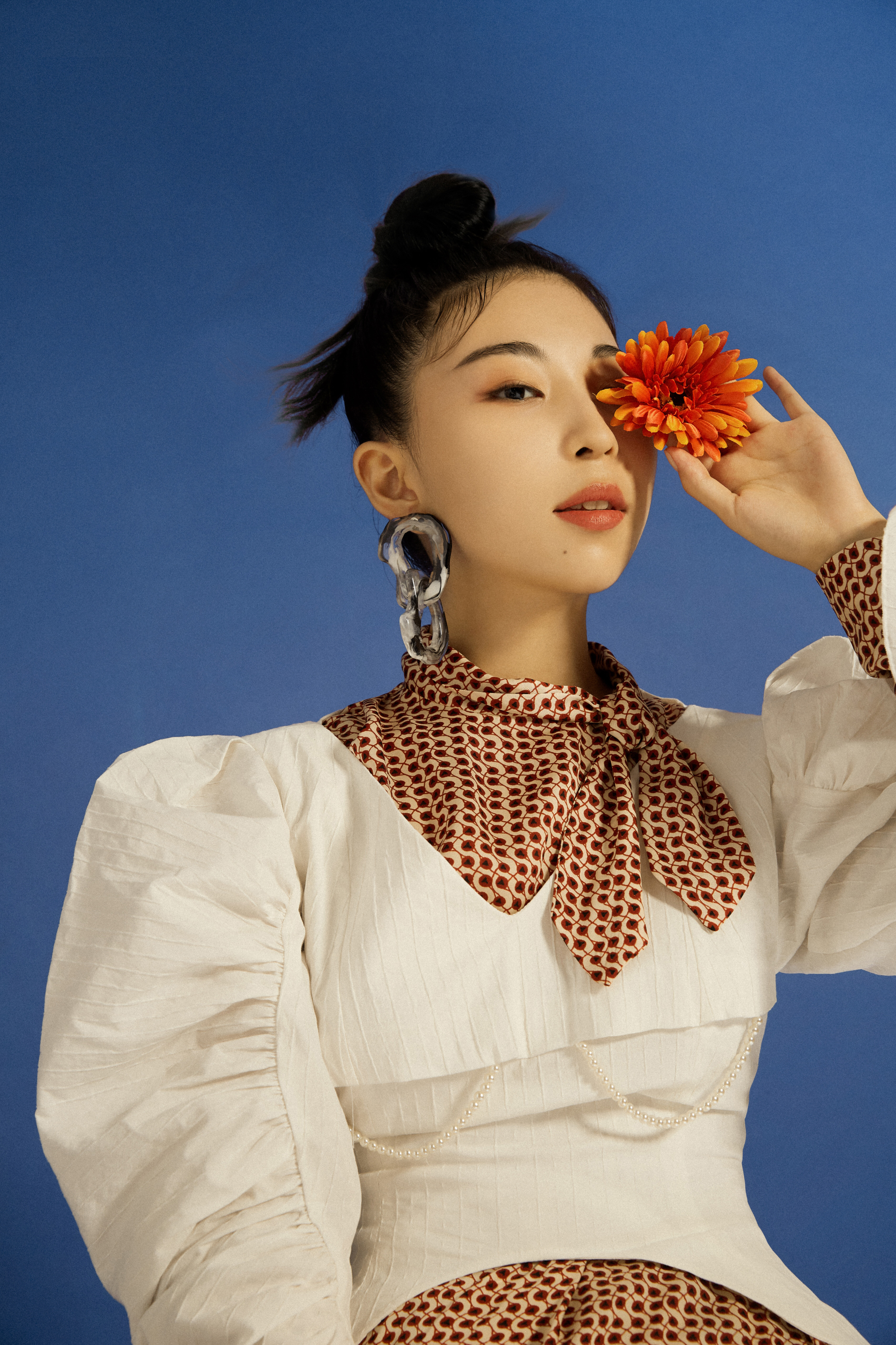 id="gnb1ms8w25">戚琦,1998年4月14日出生于黑龙江哈尔滨,内地女歌 