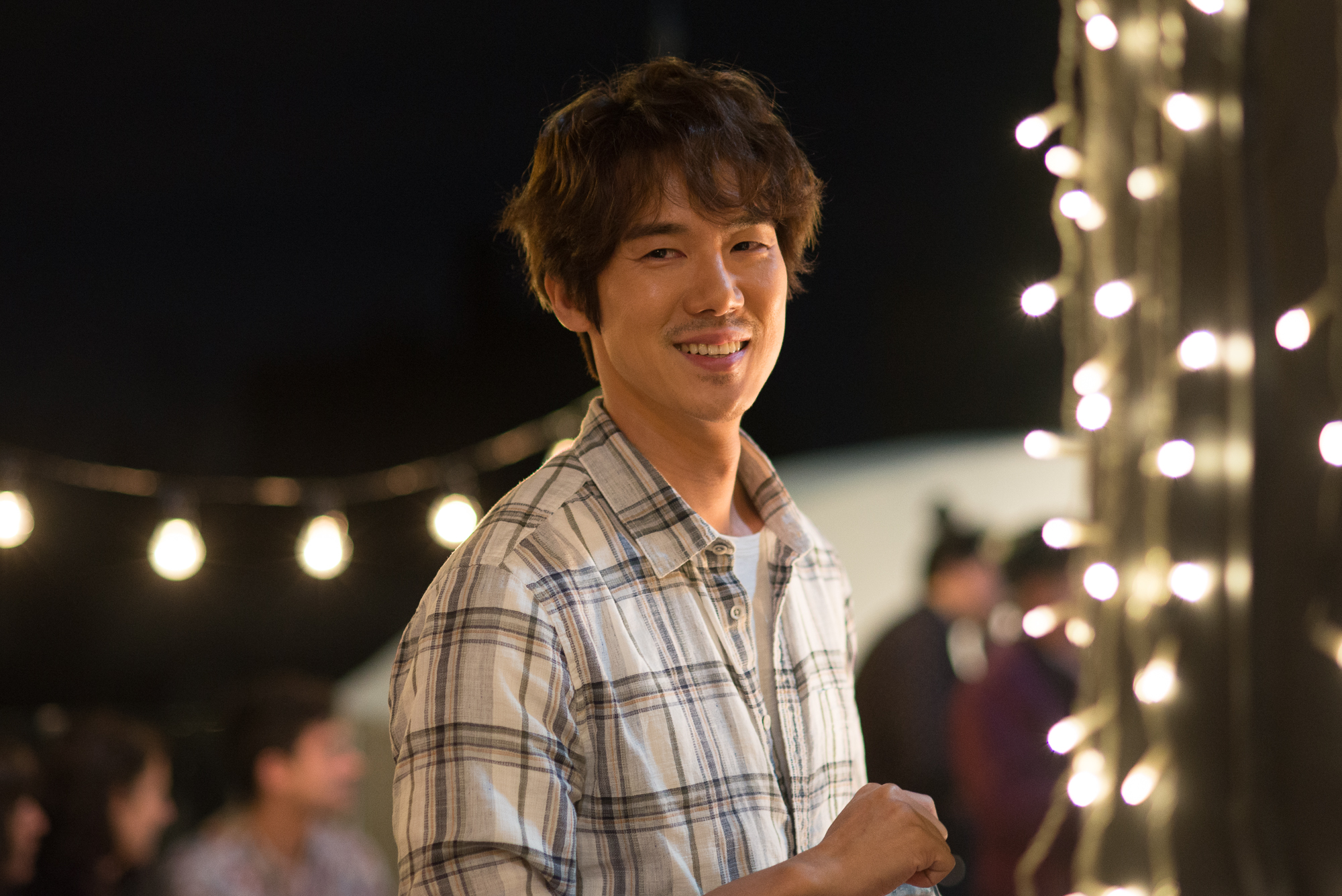  p>《新年前夜》由韩国金牌导演 a target="_blank" href="/item/洪智