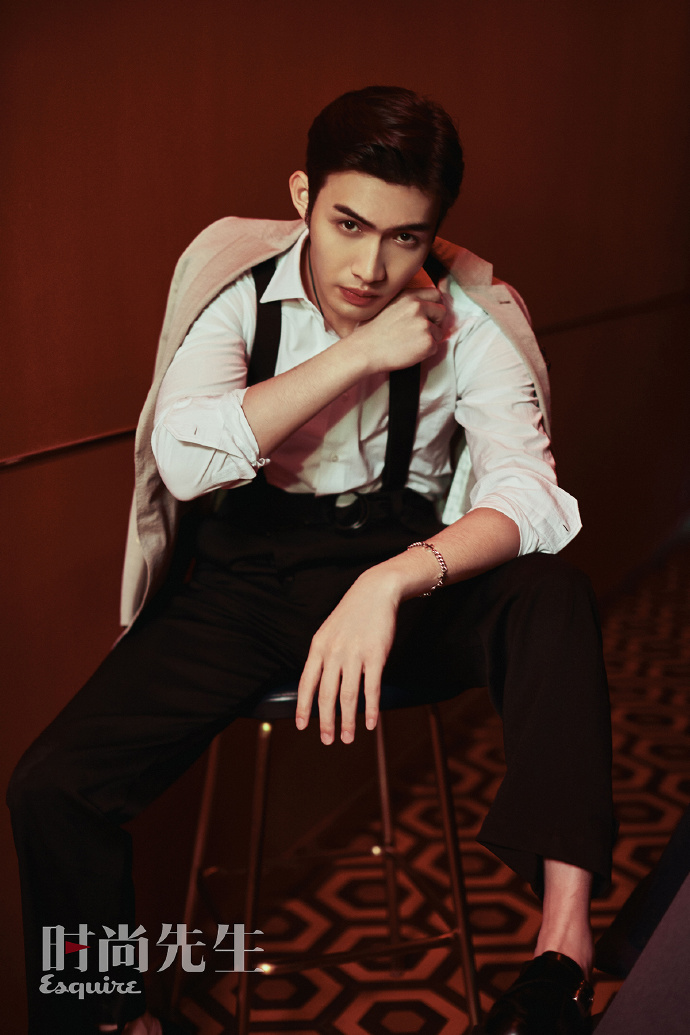  p>张彬彬,1993年1月19日出生于江苏省无锡市,中国内地影视男演员